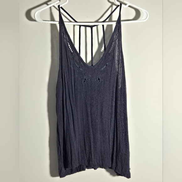Roxy strappy flowing tank with lace neckline cutouts - Picture 1 of 5